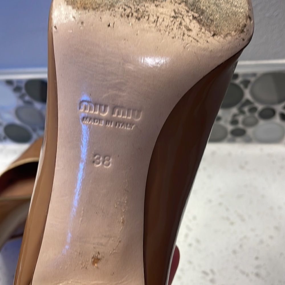 MIU Miu woman’s brown patent leather heels - Picture 13 of 16